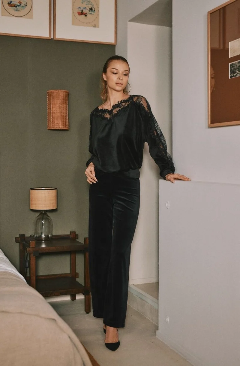 Pyjama en velours et dentelle Daniella