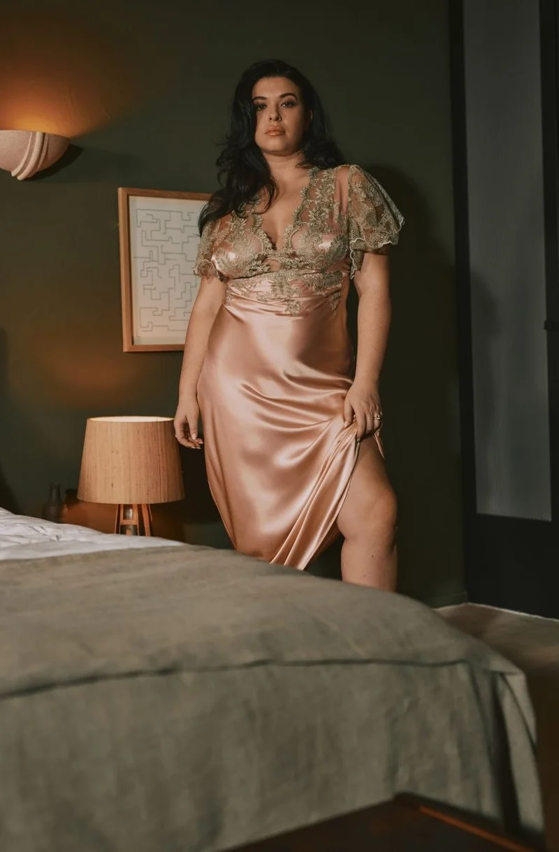 Robe nuisette longue en soie et dentelle Daniella