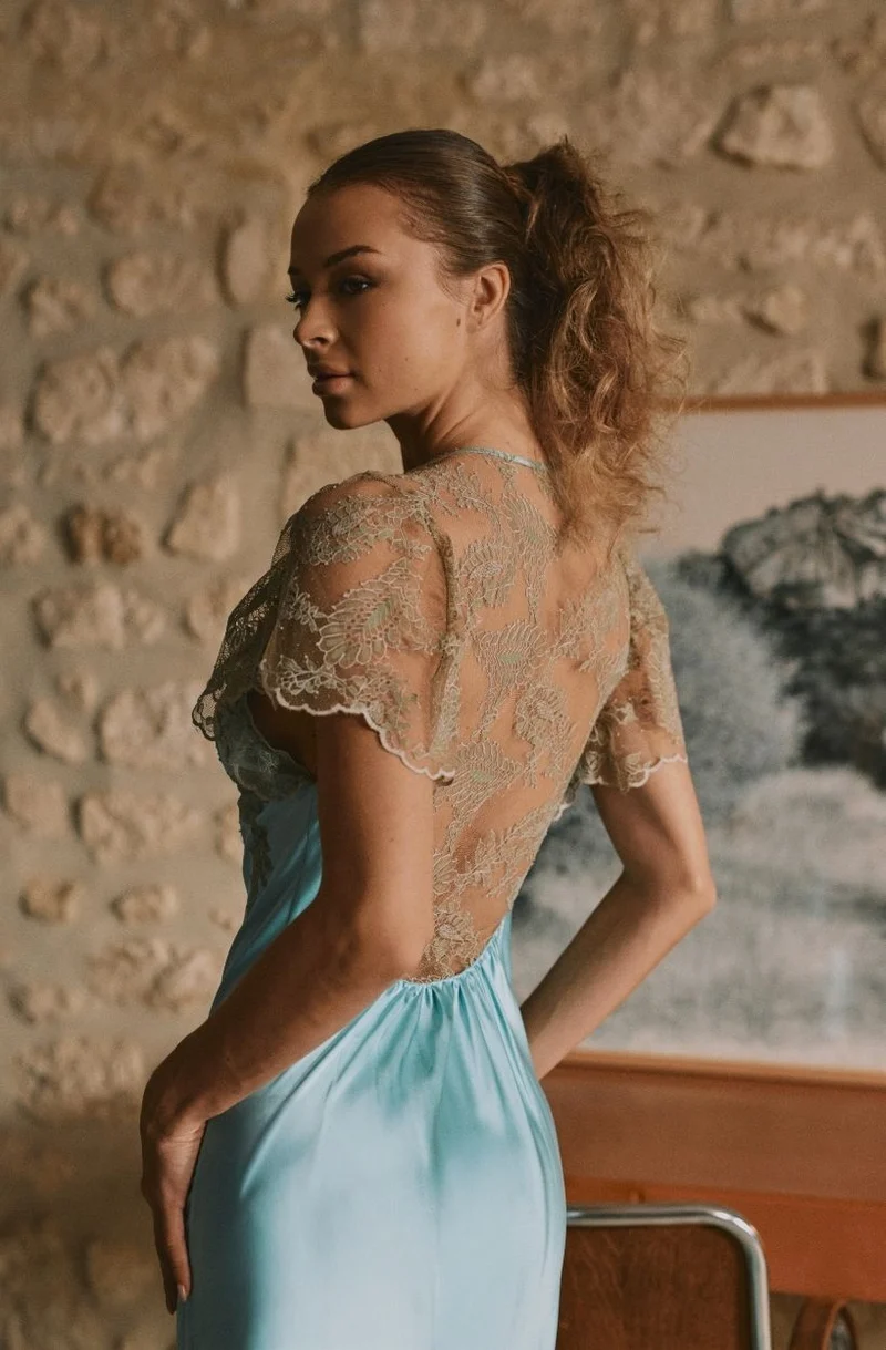 Robe nuisette longue en soie et dentelle Daniella