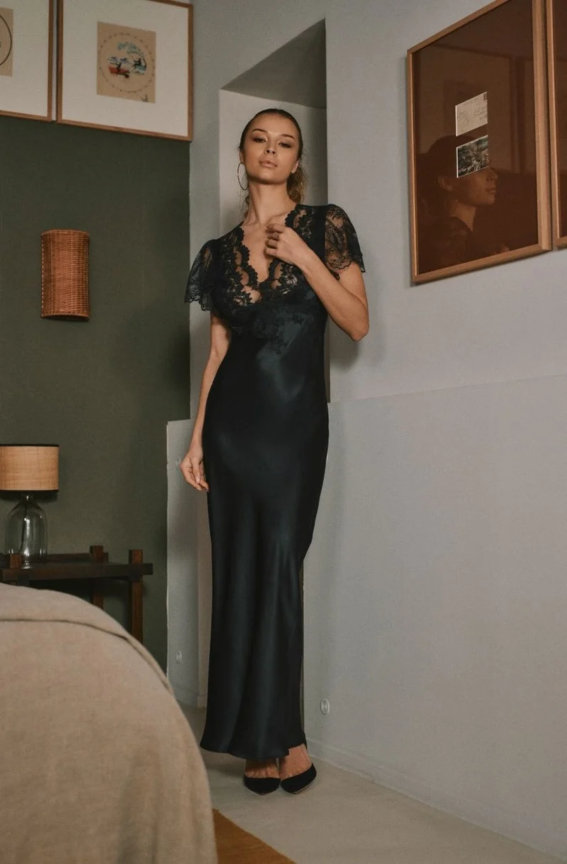 Robe nuisette longue en soie et dentelle Daniella