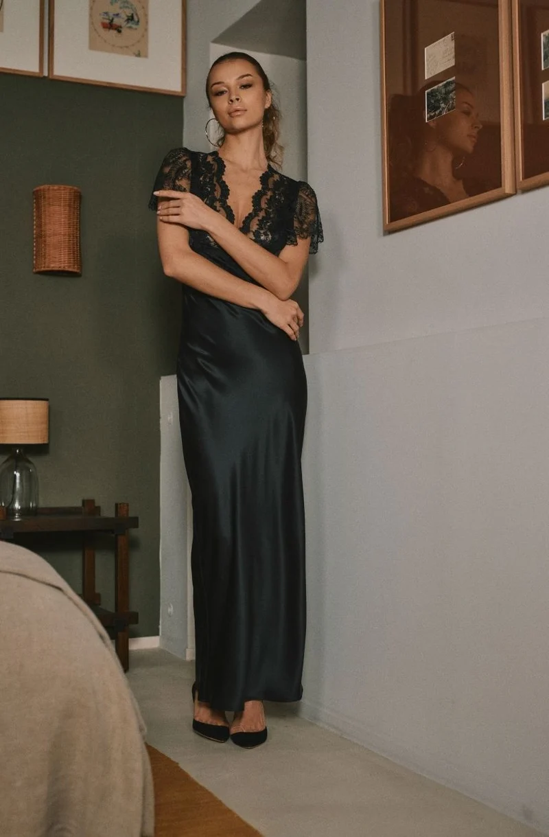 Robe nuisette longue en soie et dentelle Daniella