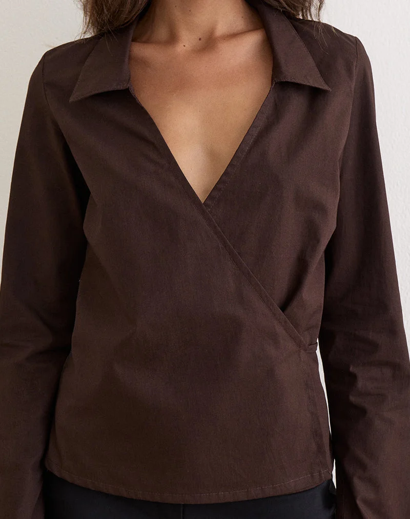 Chemise à pans croisés « Rakto Wrap » en popeline, couleur chocolat amer