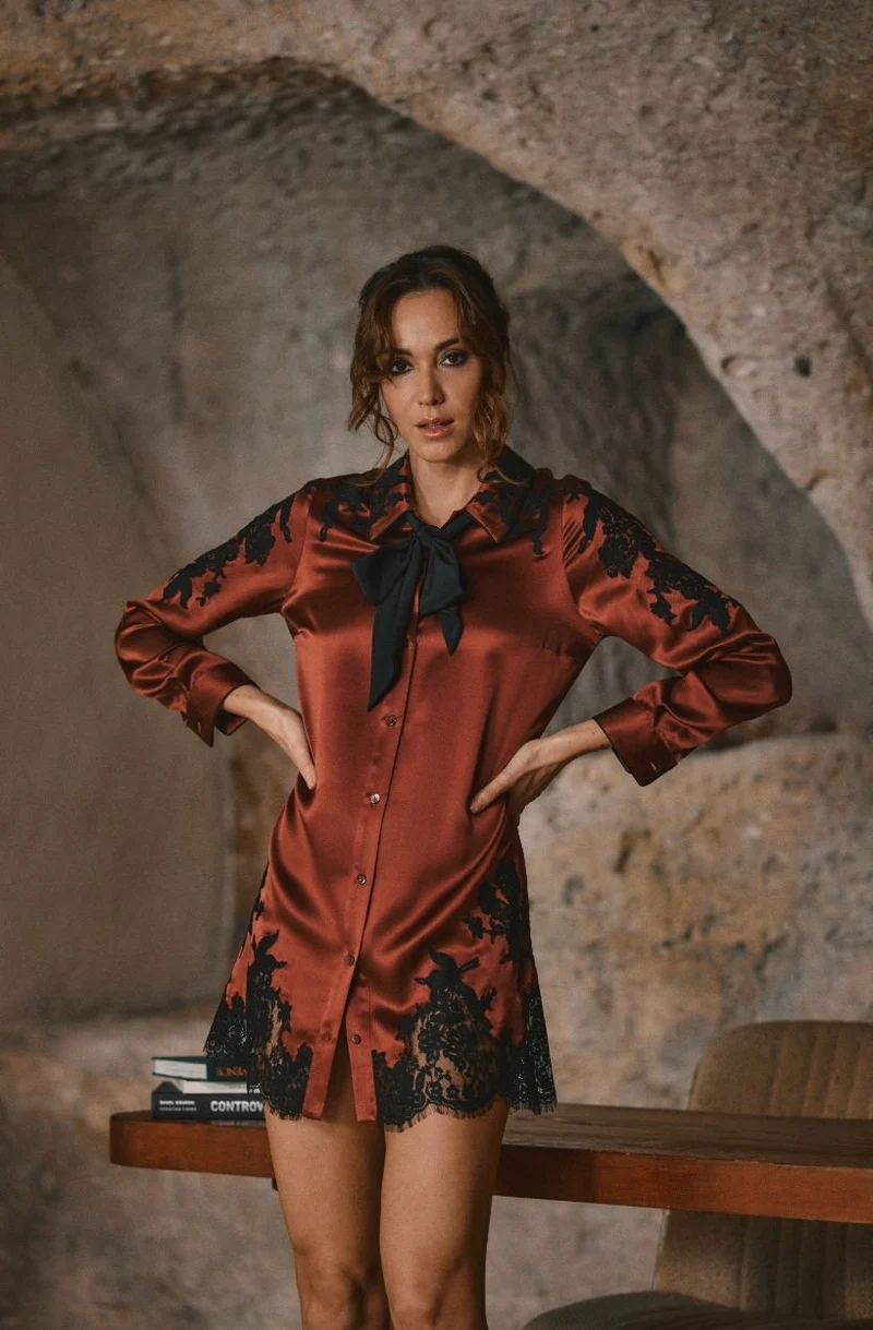 Robe chemise en soie et dentelle Doria