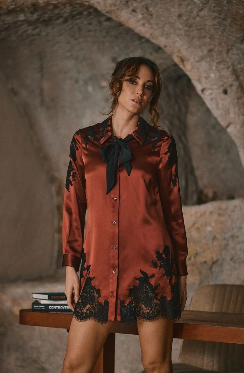 Robe chemise en soie et dentelle Doria