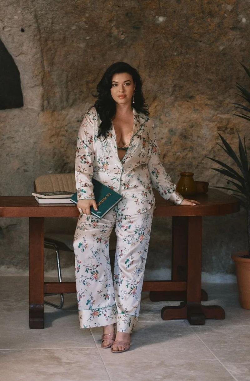 Pyjama en satin à motif floral Daisy
