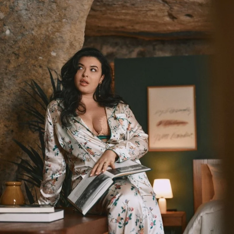 Pyjama en satin à motif floral Daisy