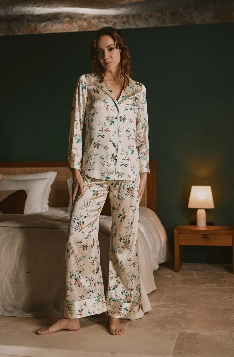 Pyjama en satin à motif floral Daisy