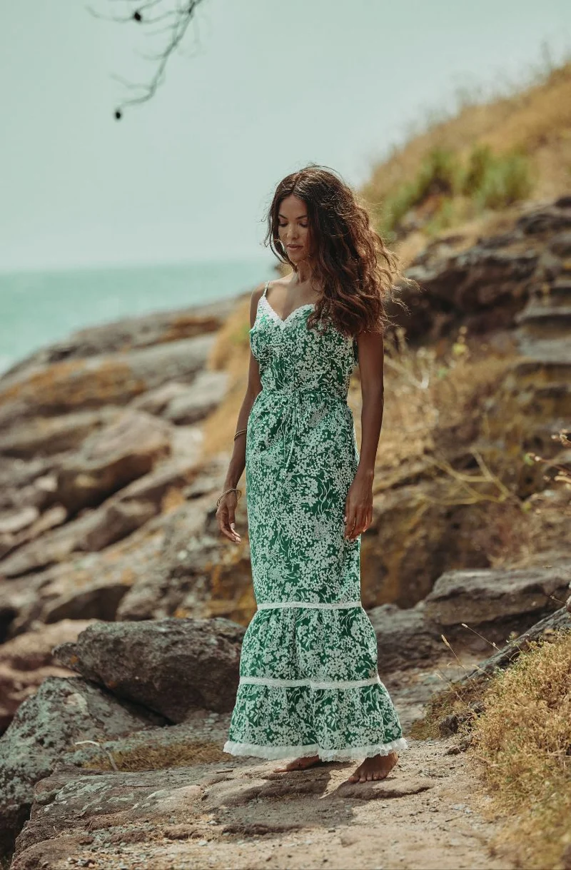 Robe longue au dos croisé Cyane en crêpe à imprimé fleuri