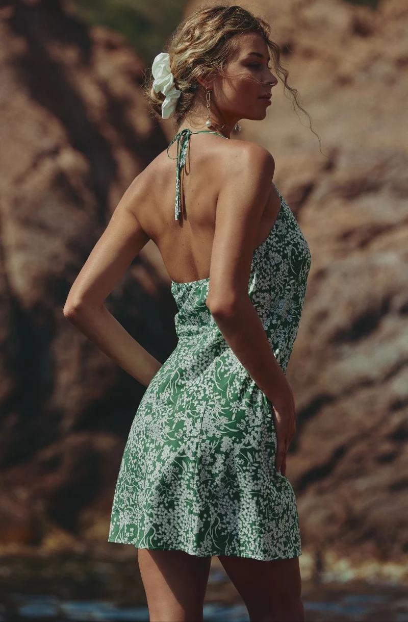 Robe courte portefeuille Cyane en crêpe à imprimé fleuri