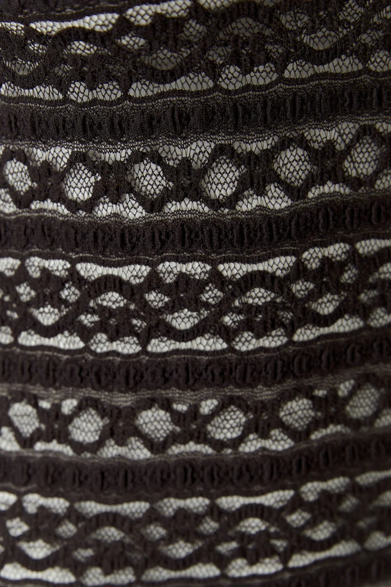 Haut ajusté en dentelle