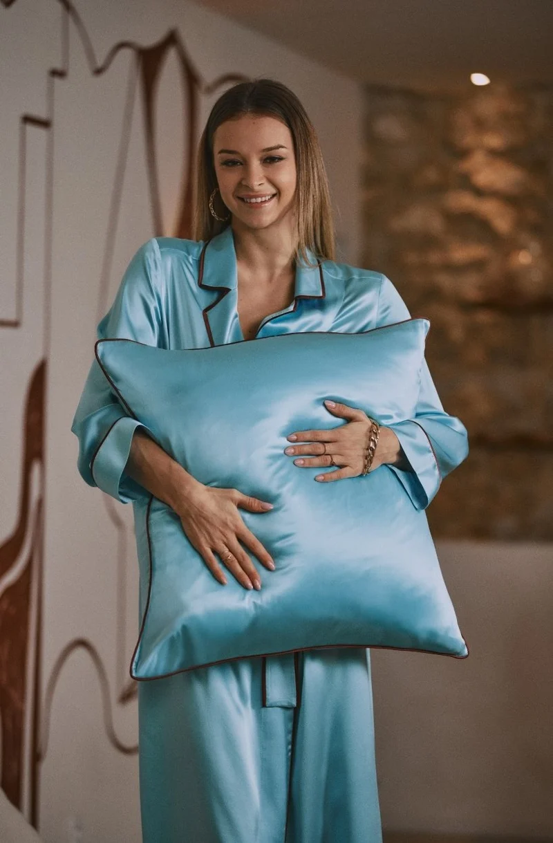 Taie d'oreiller Diane en pure soie de mûrier avec passepoil contrasté