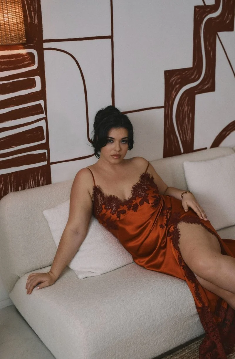 Nuisette longue fendue Diane en soie et dentelle