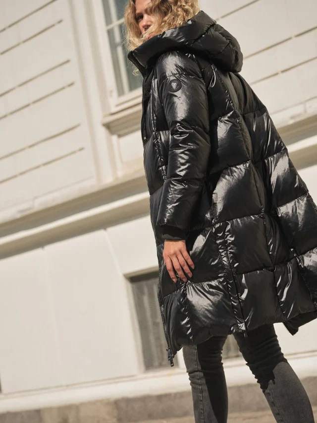 Manteau long matelassé à capuchon Nova