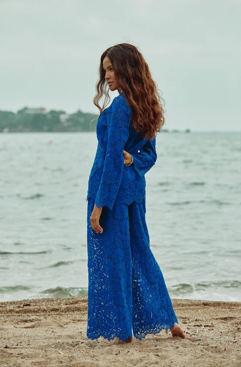 Chemise en dentelle bleue Céleste