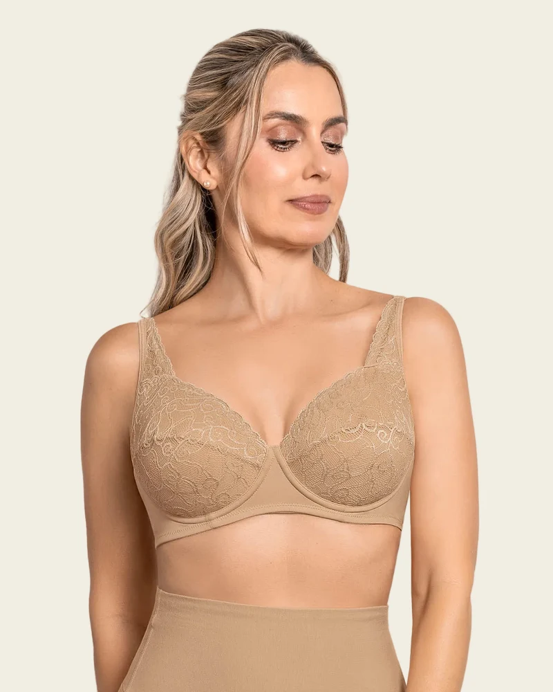 Bralette triangle avec bonnets en dentelle et dos en tissu lisse