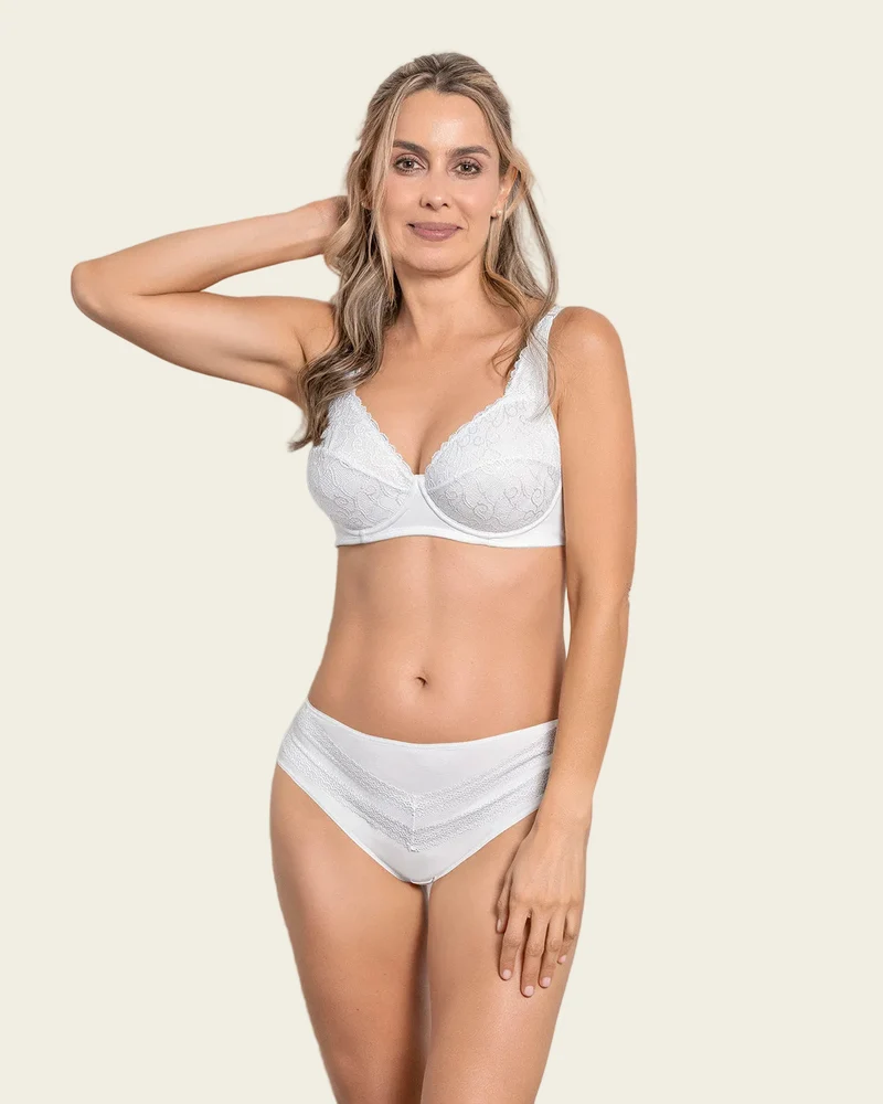 Bralette triangle avec bonnets en dentelle et dos en tissu lisse