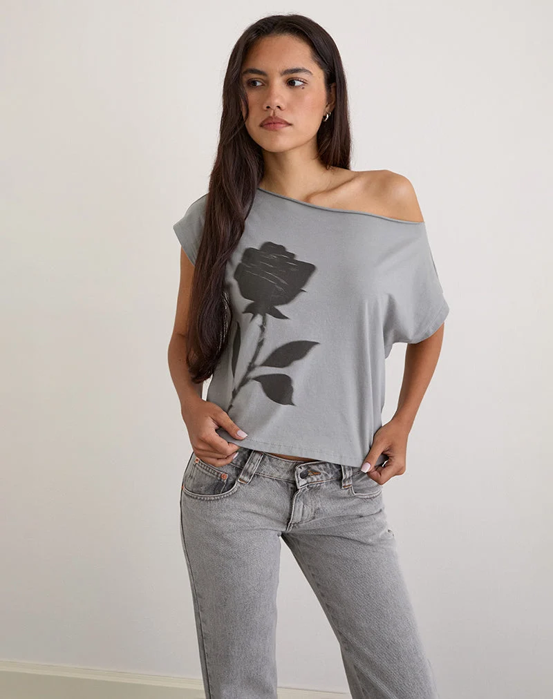 Balia - Top basique à manches courtes asymétriques en gris avec impression de roses floues