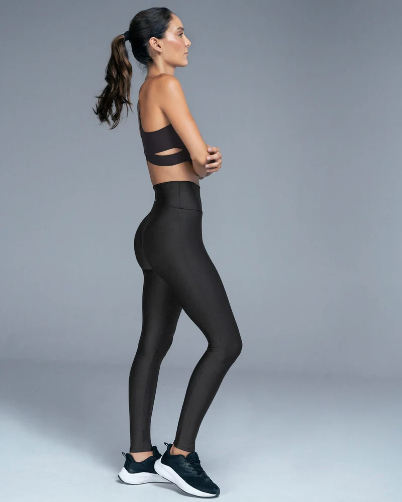 Legging de sport taille haute avec une découpe en forme de coeur