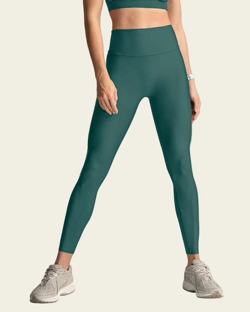 Legging de sport taille haute avec une découpe en forme de coeur