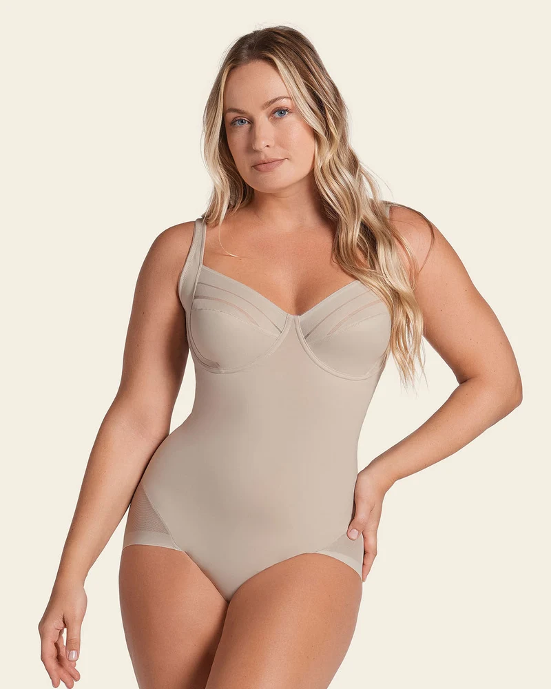 Body à contrôle fort avec bonnets arqués