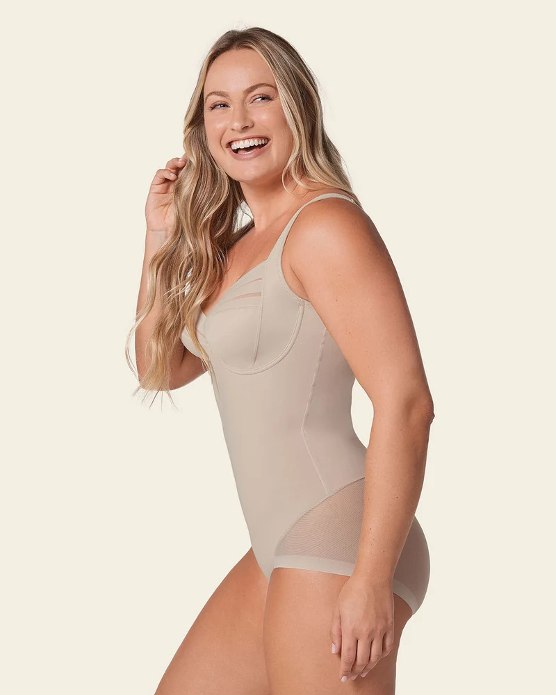Body à contrôle fort avec bonnets arqués
