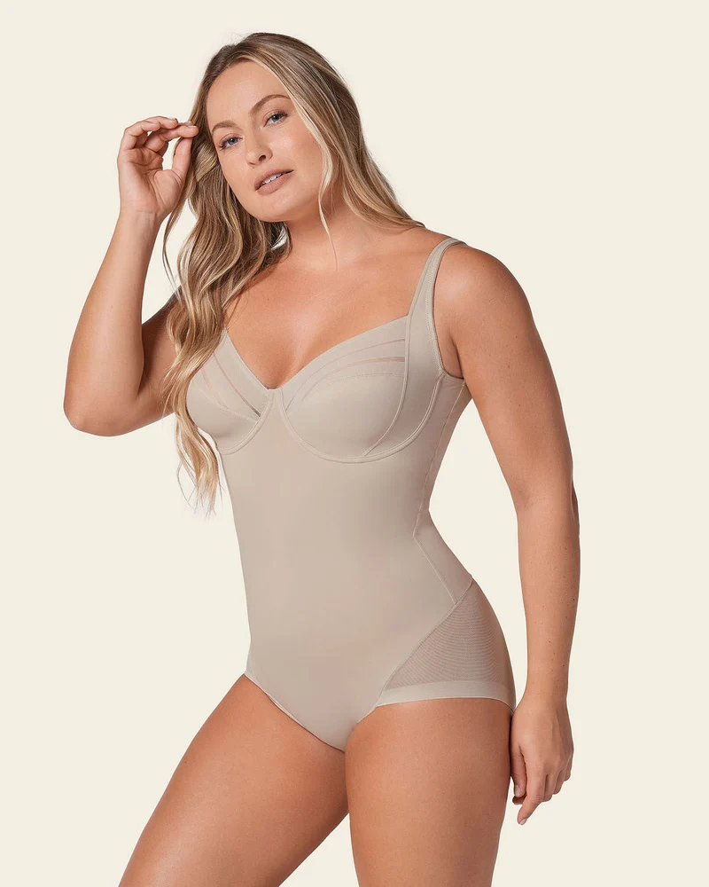 Body à contrôle fort avec bonnets arqués