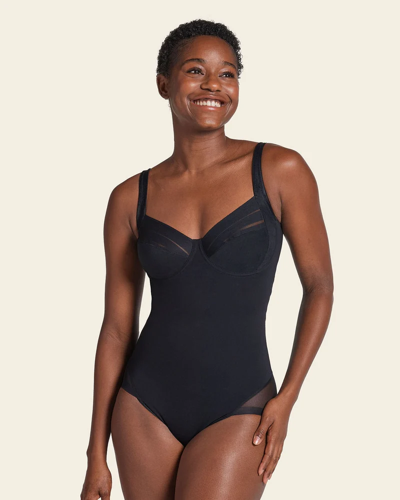 Body à contrôle fort avec bonnets arqués