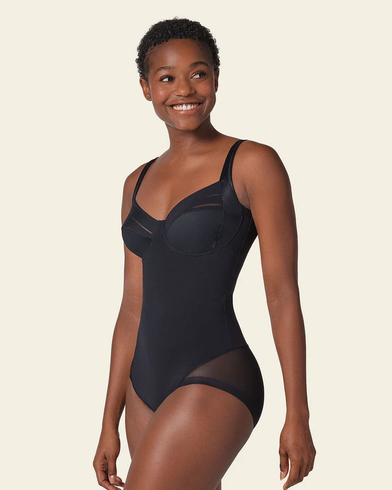 Body à contrôle fort avec bonnets arqués