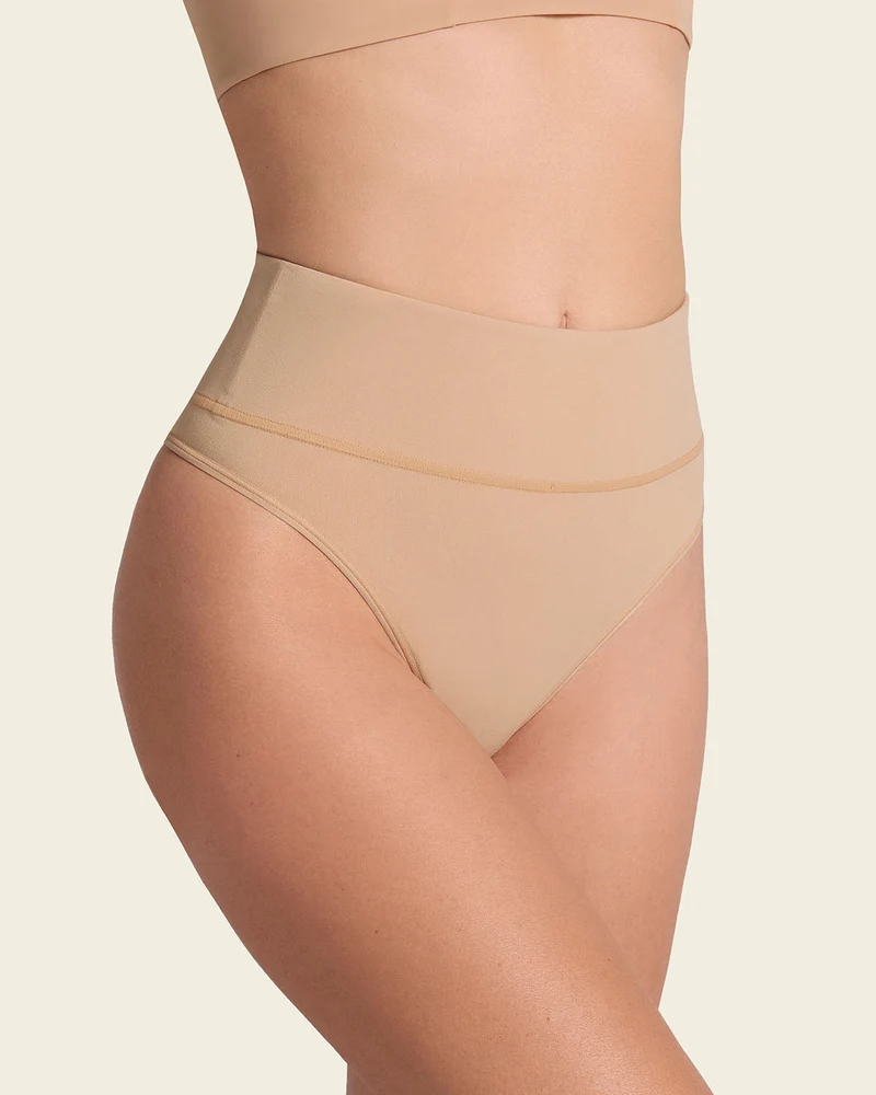 String amincissant taille haute à contrôle modéré sans coutures