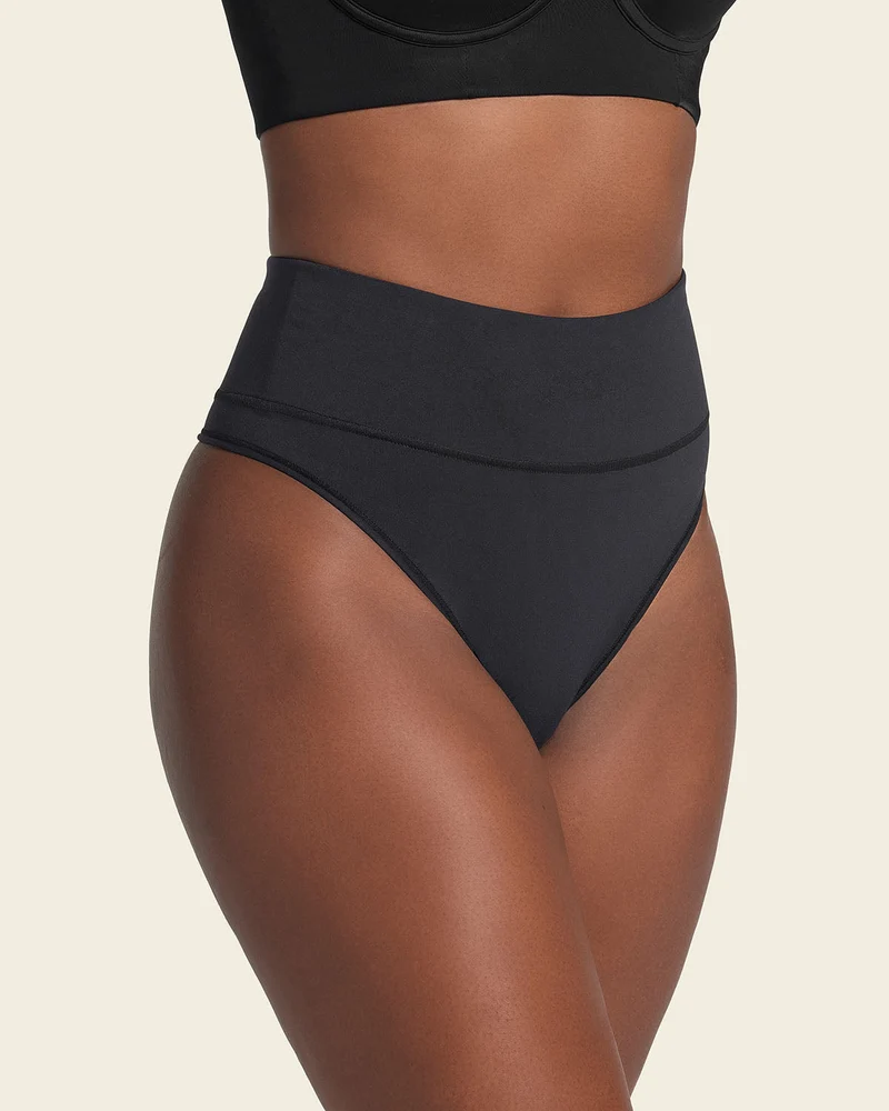 String amincissant taille haute à contrôle modéré sans coutures