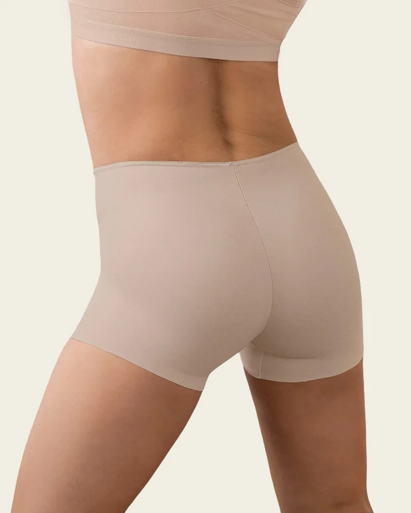 Shorty taille haute invisible