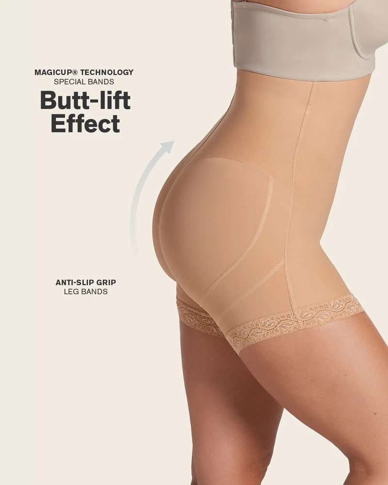 Gaine courte avec rembourrage des fesses