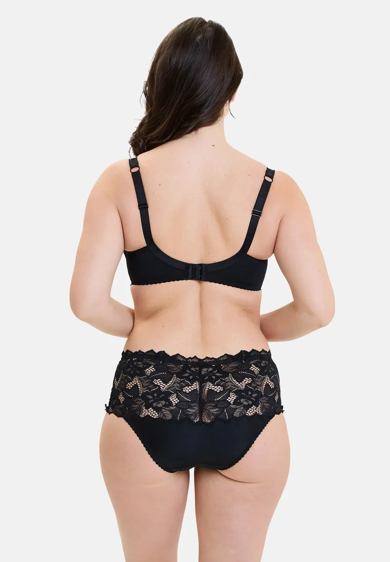 Ensemble Arum noir avec culotte et T-shirt dentelle