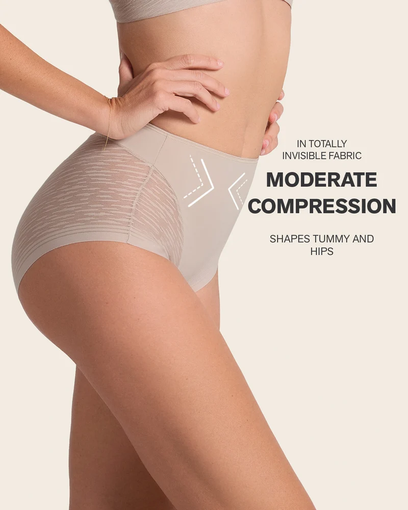 Culotte gainante classique invisible avec transparences sur les fesses et les côtés