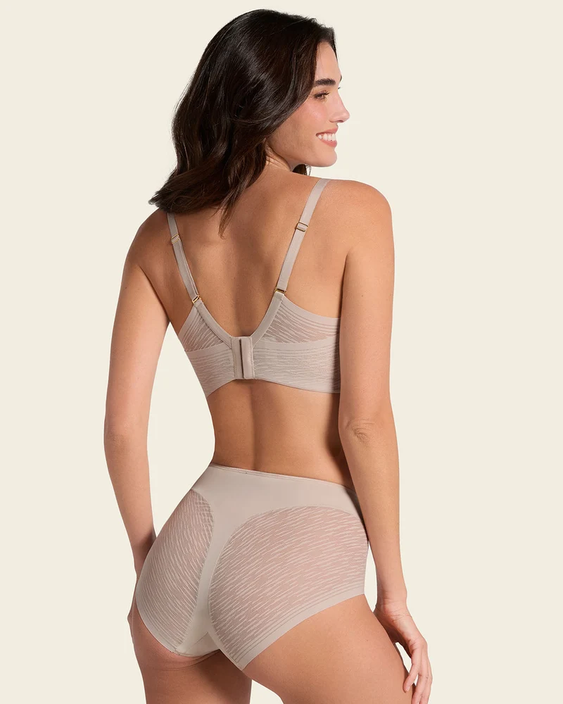 Culotte gainante classique invisible avec transparences sur les fesses et les côtés