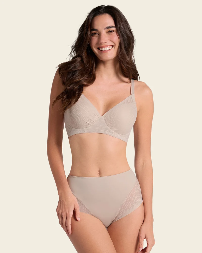 Culotte gainante classique invisible avec transparences sur les fesses et les côtés