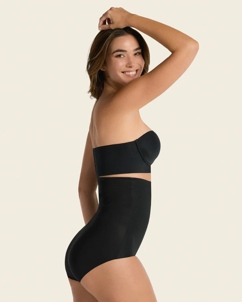 Culotte gainante taille haute avec maintien modéré du ventre et du dos