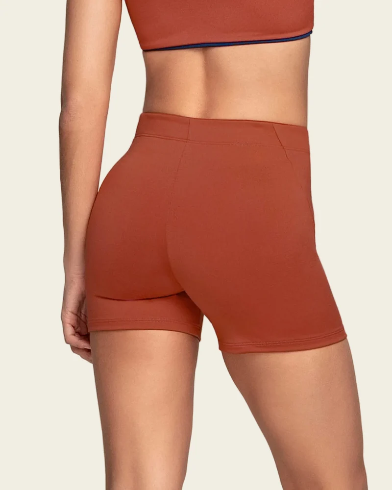 Short de sport léger avec coupe ajustée et taille élastique confortable
