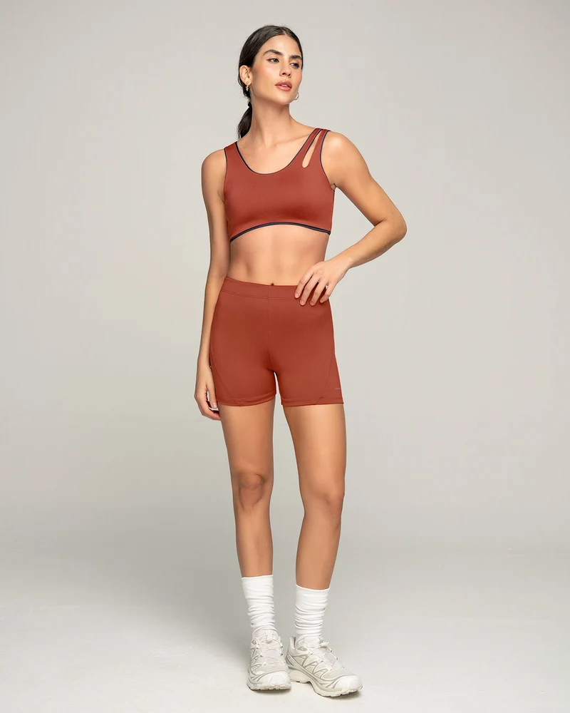 Short de sport léger avec coupe ajustée et taille élastique confortable