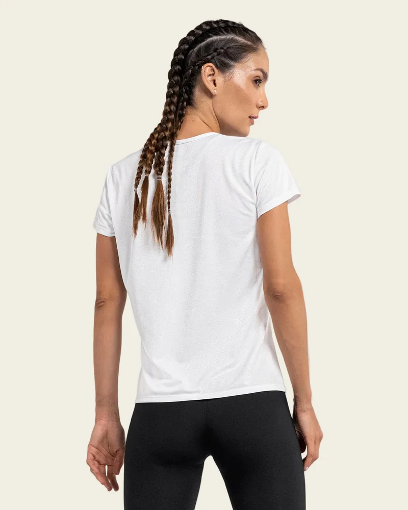 T-shirt de sport à séchage rapide pour une silhouette semi-ajustée
