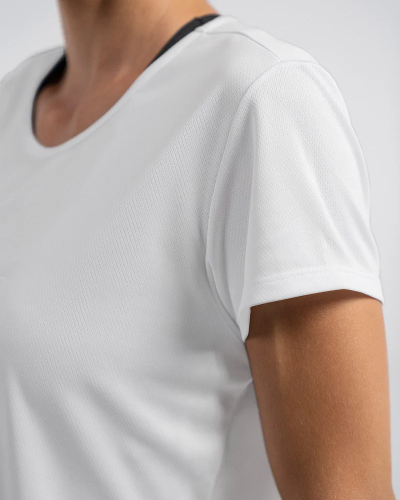 T-shirt de sport à séchage rapide pour une silhouette semi-ajustée