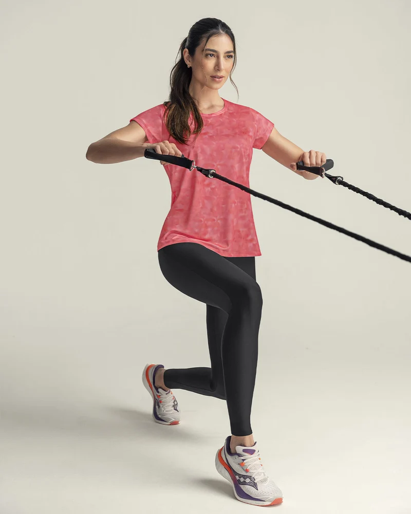 T-shirt de sport à séchage rapide pour une silhouette semi-ajustée