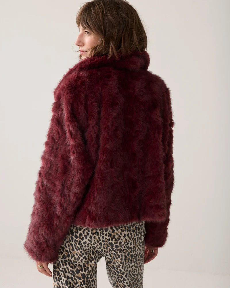 Veste en fausse fourrure à col montant