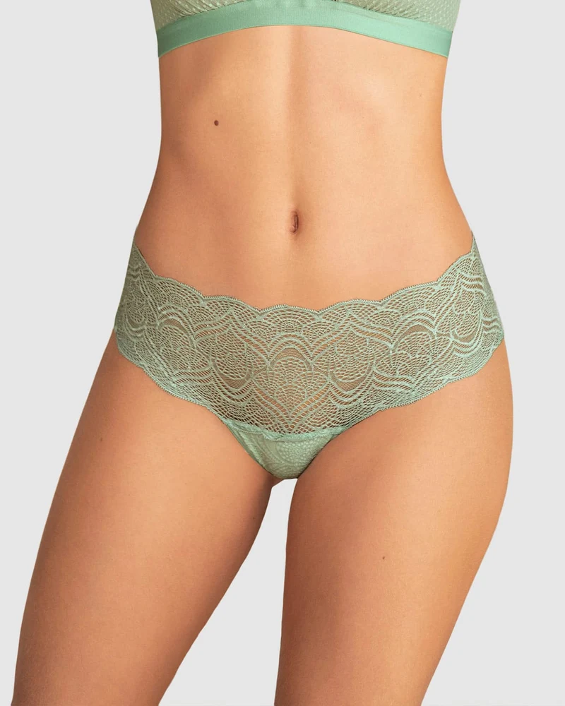 Culotte hipster taille basse en dentelle avec empiècements transparents et bords arrondis