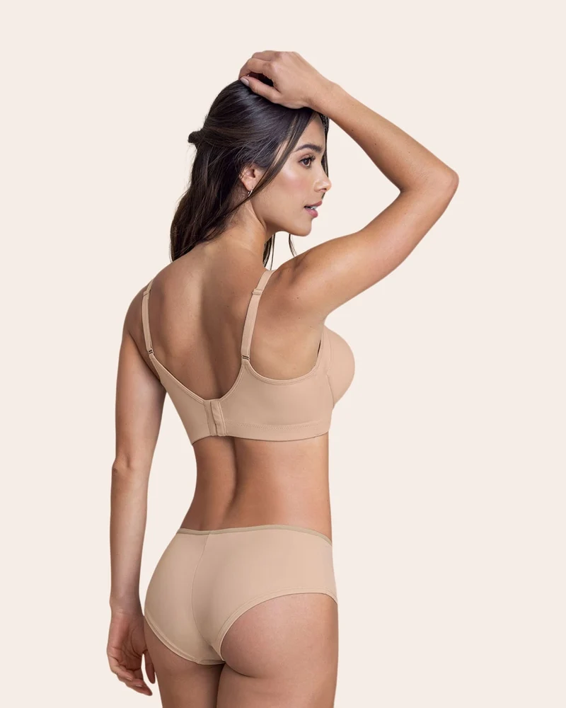 Soutien-gorge avec une bonne couverture des emmanchures et du dos
