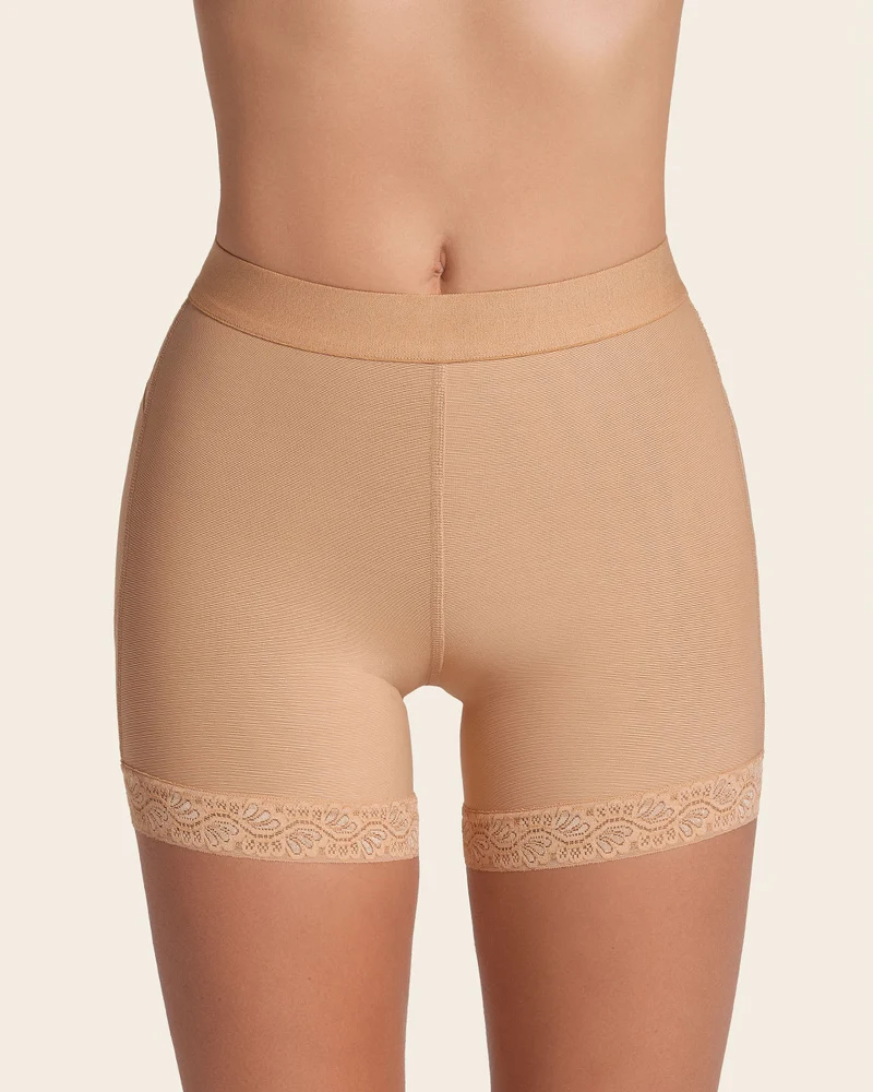 Shorty gainant avec effet fesses liftées