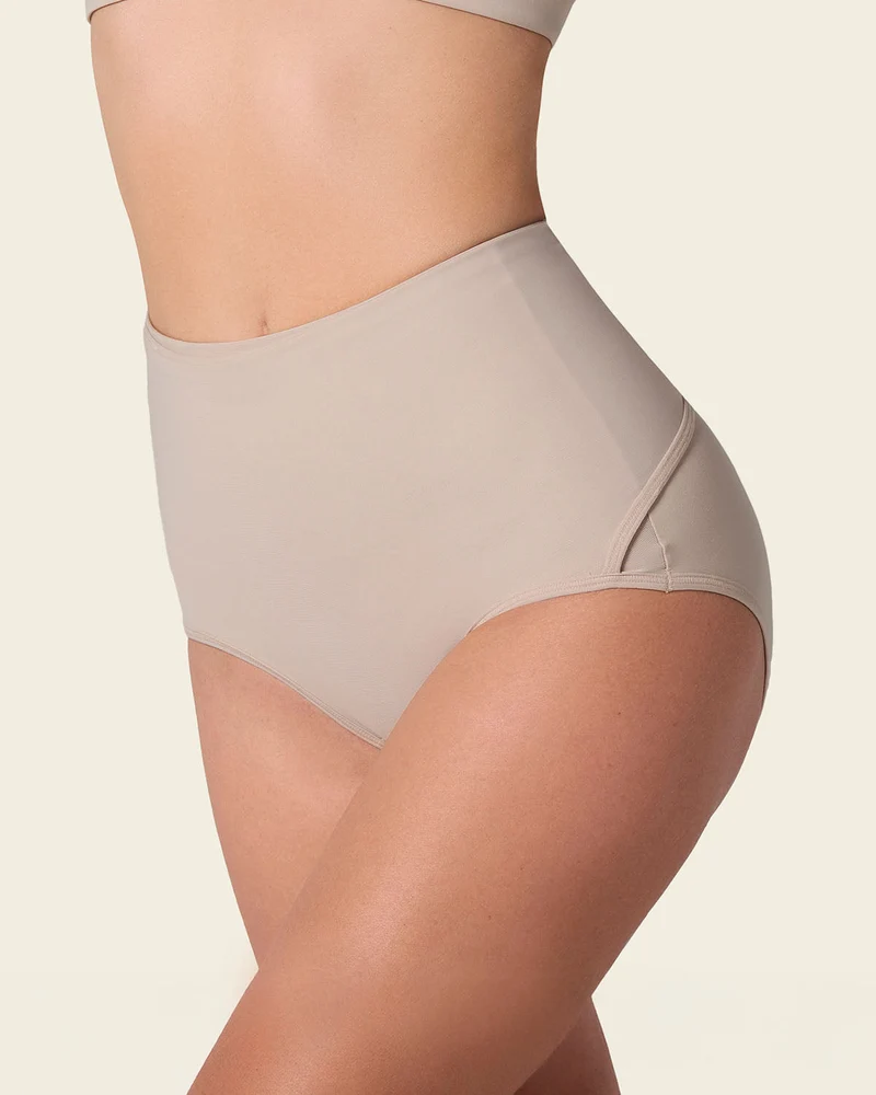 Culotte gainante post-partum à contrôle fort
