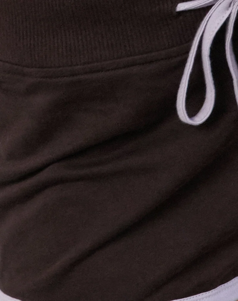 Shorts Resata Runner en chocolat amer avec des liens violets