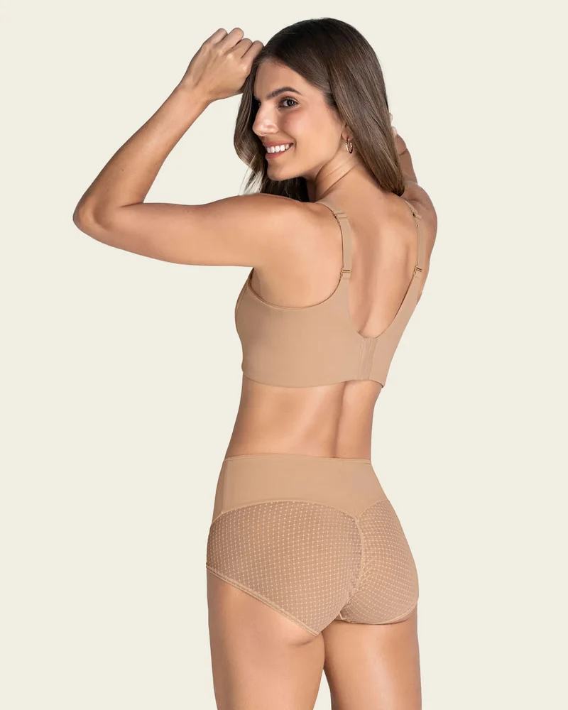 Culotte à compression sur l'abdomen et les fesses en tulle