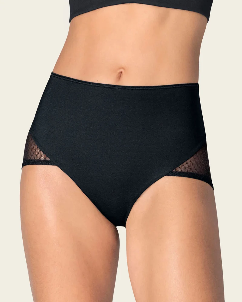 Culotte à compression sur l'abdomen et les fesses en tulle